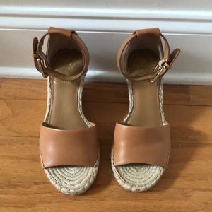 Like New Vince Camuto Leera Wedge Tan Size 5.5